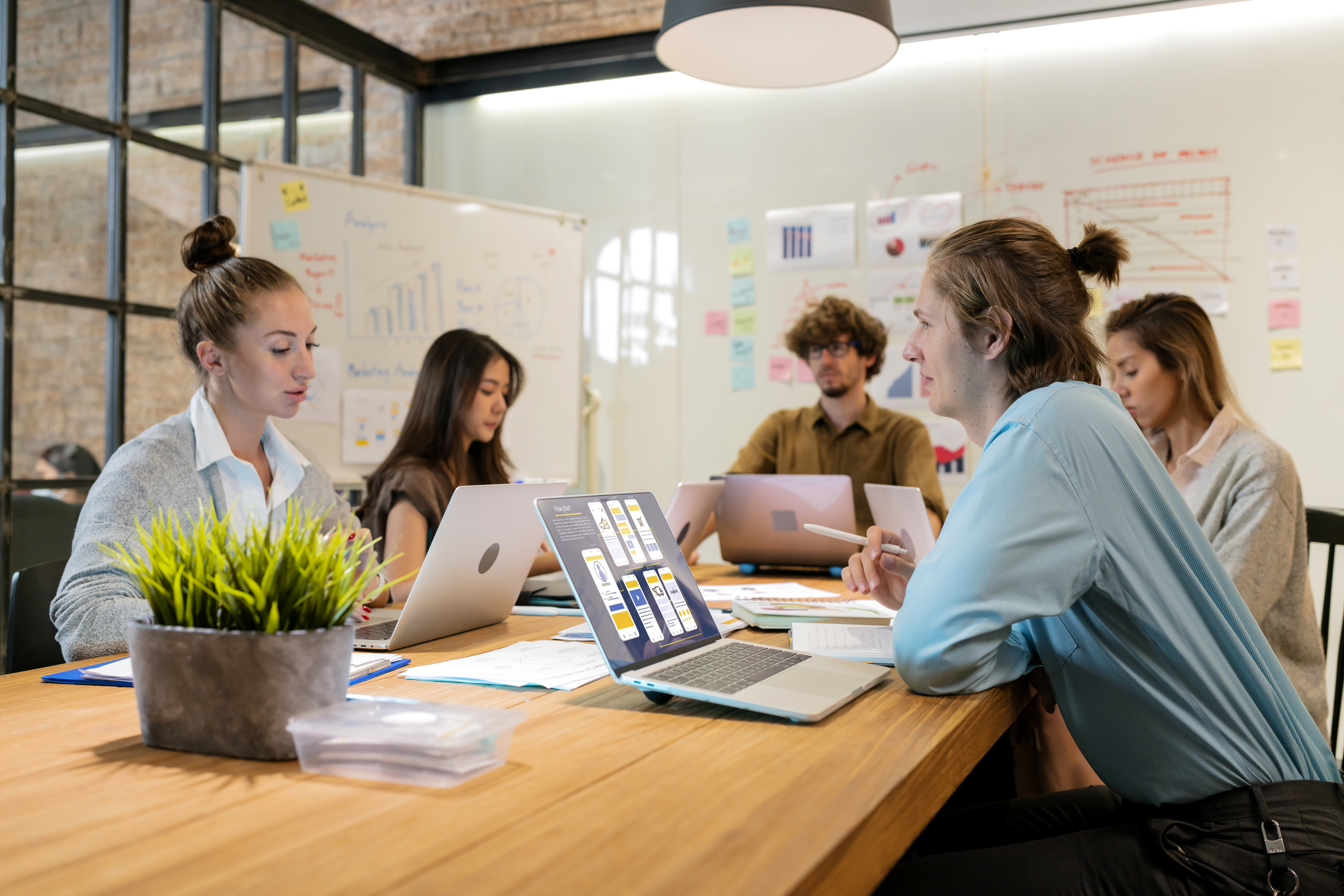 Harnessing AI in Brand Marketing: Elevate Your Digital Strategy with Defyn Digital